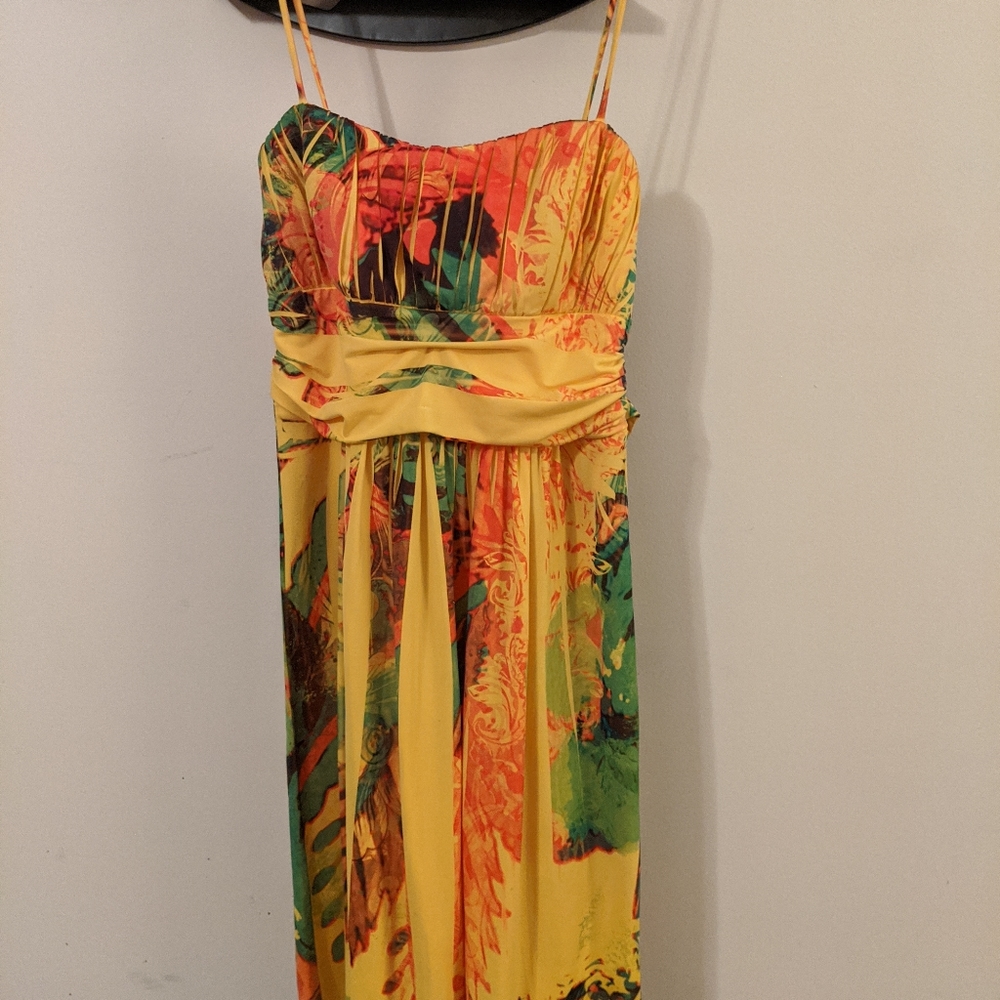 Spring/Summer dress - Picture 2 of 7